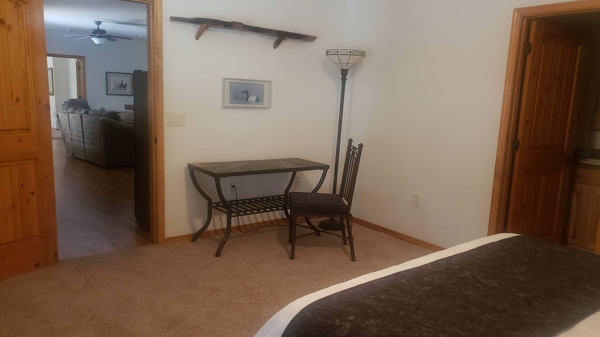 Pine Oaks Apartment | Show Low Paradise in Exclusive Gated Pine Oaks, WiFi & many extras