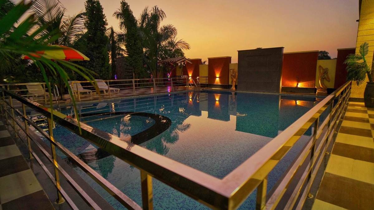 Vallabhnagar Hotel | Shreenath Resort