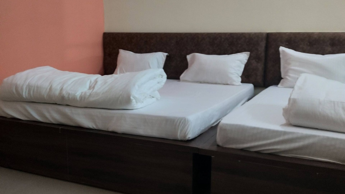 Ujjain Bed & Breakfast | Shri Narayan home stay