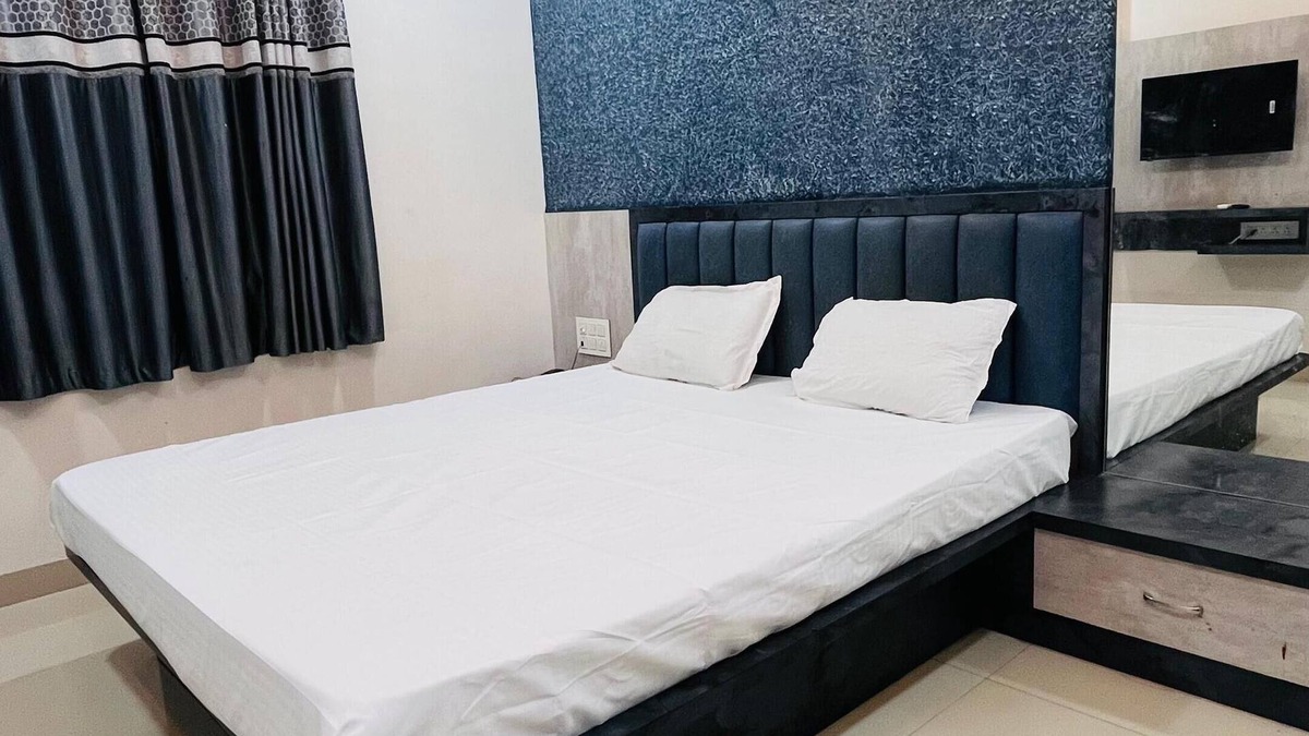 Daulatabad Hotel | Shri Nath Hotel And Lodging