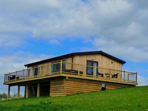 Billingsley Apartment | Shropshire Lodges - Romantic Luxury Hot Tub Breaks