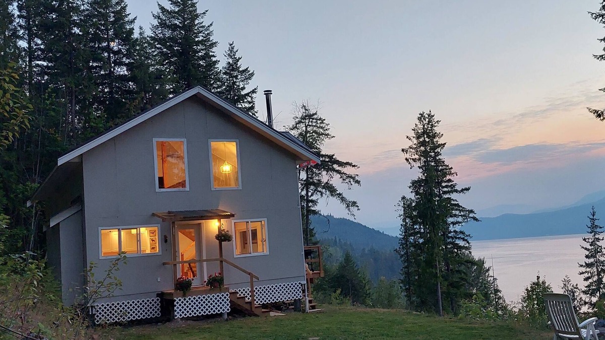 Blind Bay Cabin | Shuswap Lake Cabin Retreat