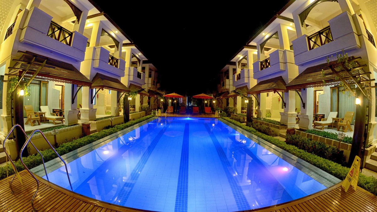 Monywa Hotel | Shwe Taung Tan Hotel Lake View