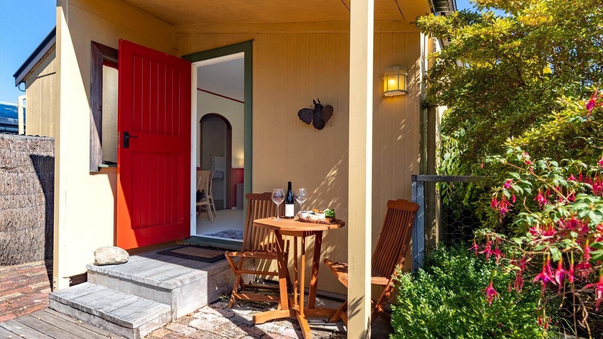Greytown Bed & Breakfast | Shy Studio - Boutique accommodation in Greytown