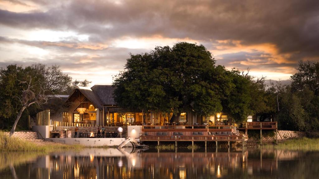 Thorny Bush Game Reserve Cabin | Simbavati Waterside