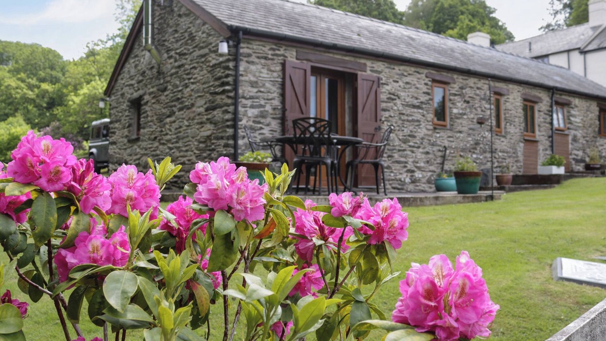 Gwynedd- Snowdonia House | SIABOD VIEW, family friendly, with open fire in Betws-Y-Coed