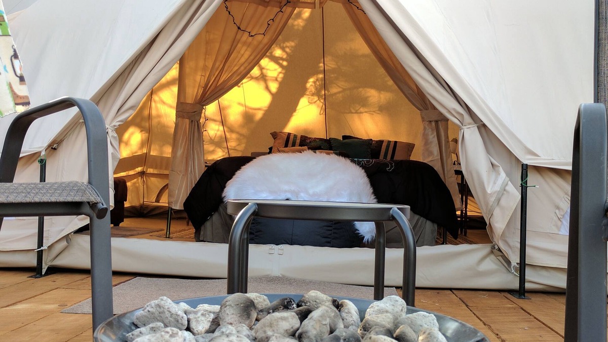 Hot Springs RV Rental | Sibley Bell Tent 2 @EvansCliff, Hot Tub! Beautiful Canyon High-rise deck