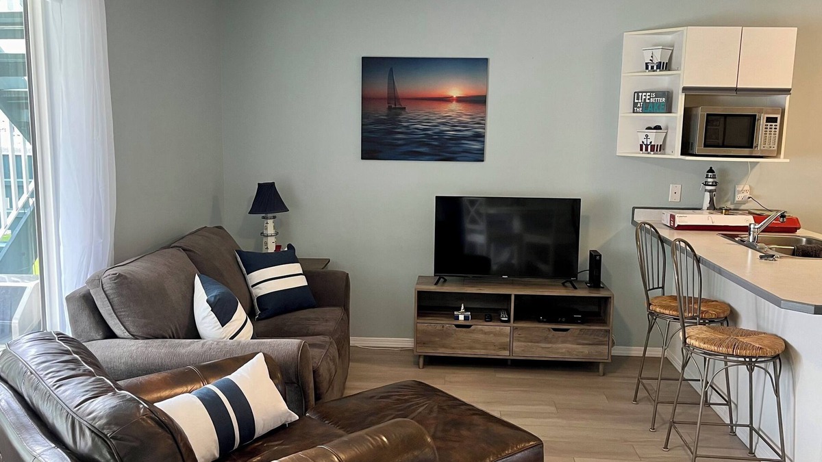 Sicamous House | Sicamous Townhouse With Boat Slip. Welcome to the Lake!