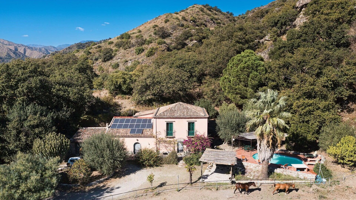 Mitogio House | Sicilian country house with panoramic views