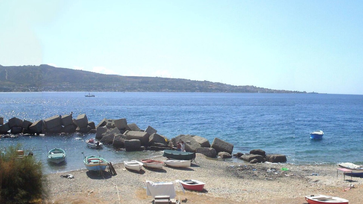 Torre di Faro Apartment | Sicily. and a comfortable house facing the sea