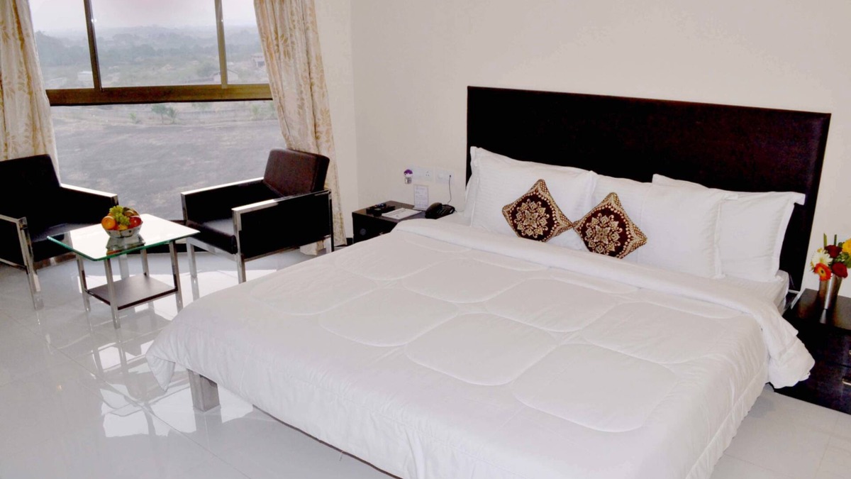 Rajula Hotel | Siddhi Hotel & Resort