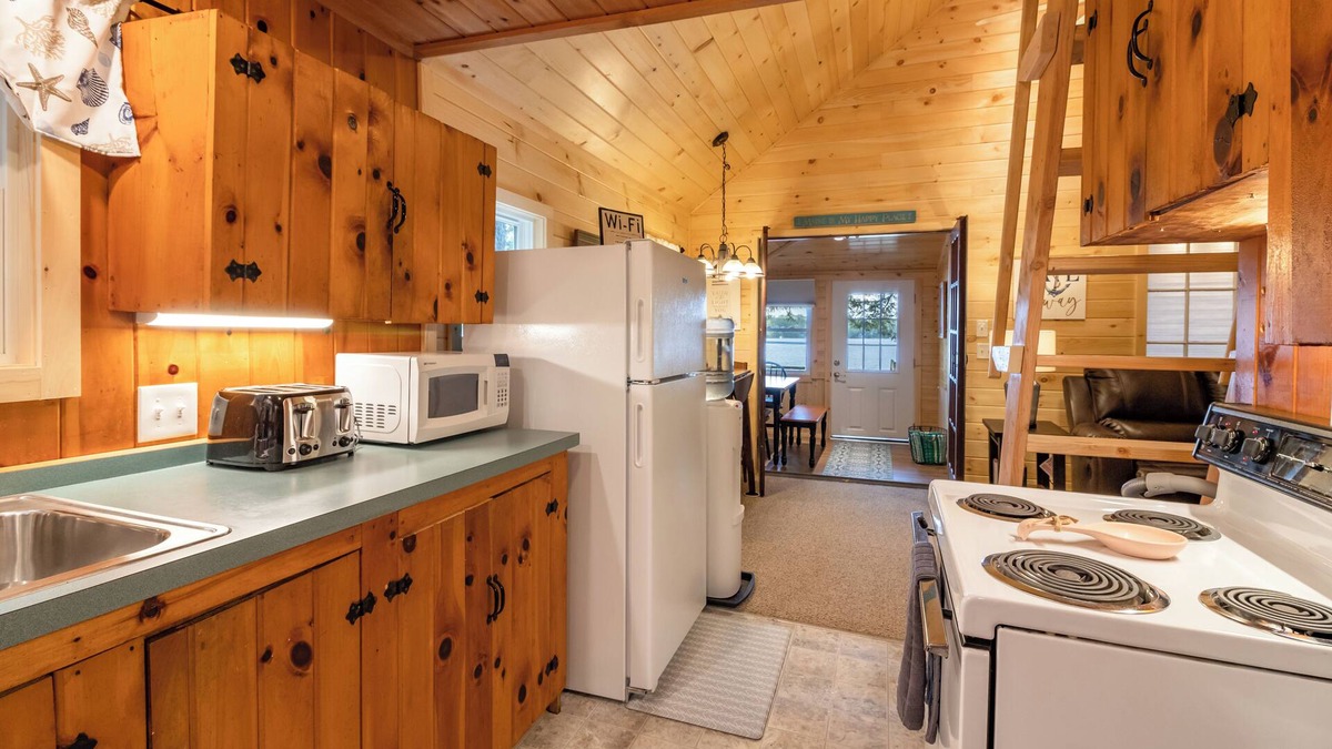 Otis Cabin | Side by Side Cabins on Lake with Private Beach near Acadia National Parknn