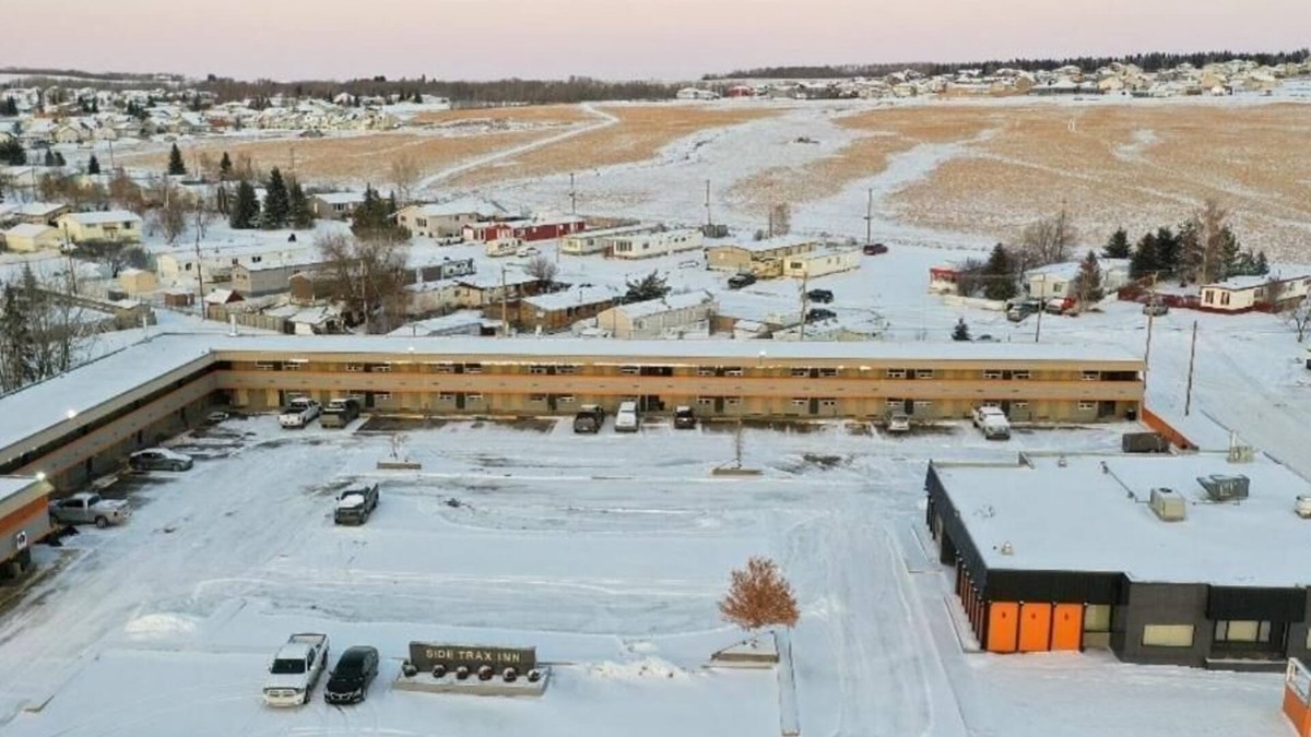Beaverlodge Hotel | Side Trax Inn