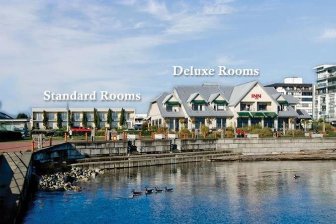 Booktown Hotel | Sidney Waterfront Inn & Suites