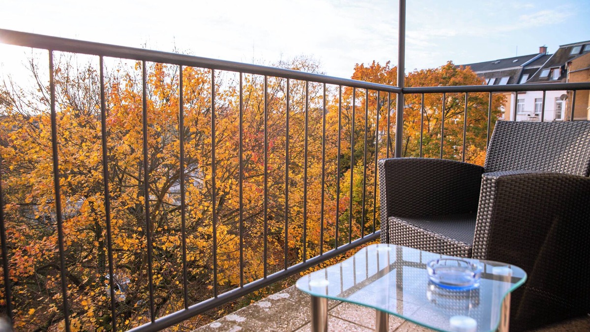 Plauen Apartment | Siegen balcony retreat
