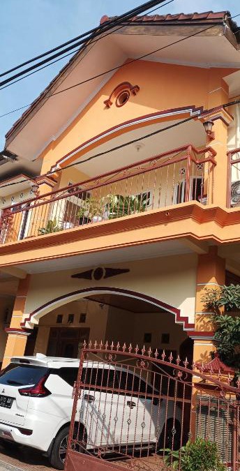 Malang House | Sierra Homestay 3 Bedrooms