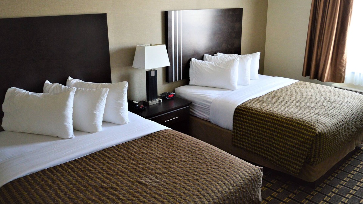 Melville Hotel | Sigma Inn & Suites Melville