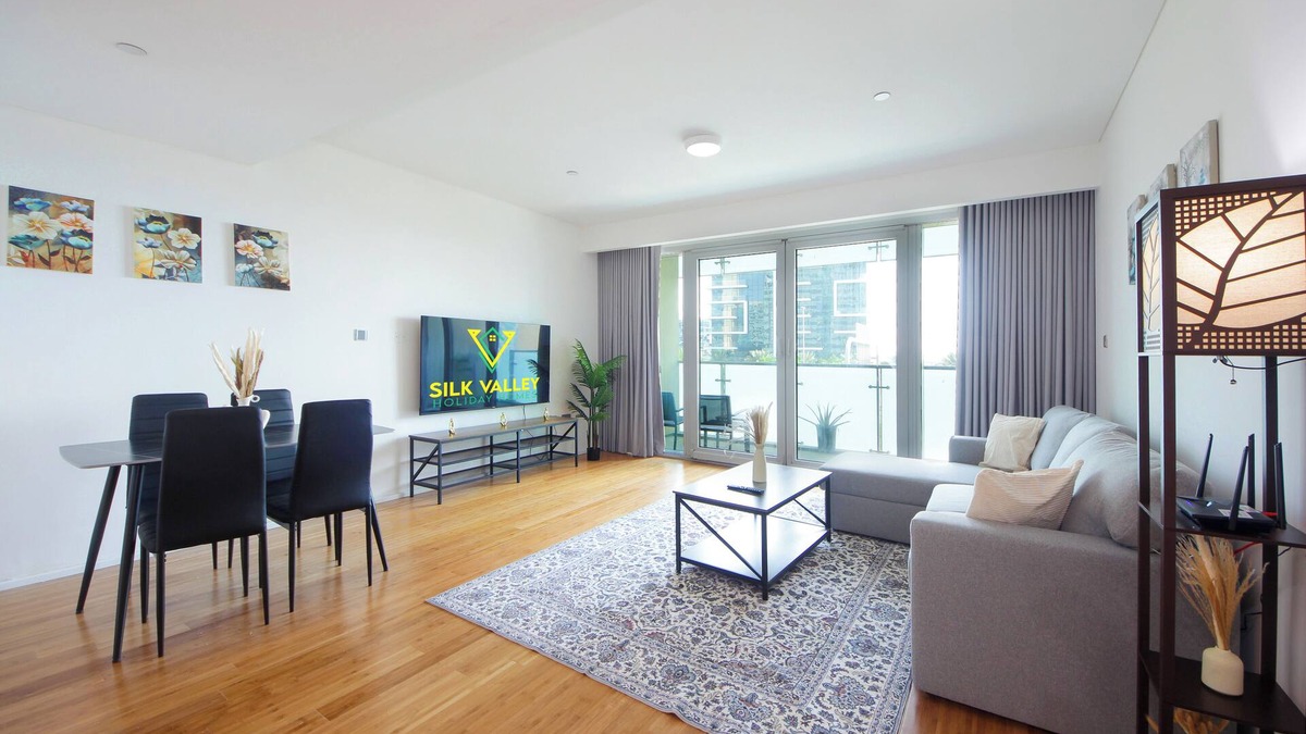 Al Raha Beach Apartment | Silk Valley - Luxury 1 bedroom with private beach access