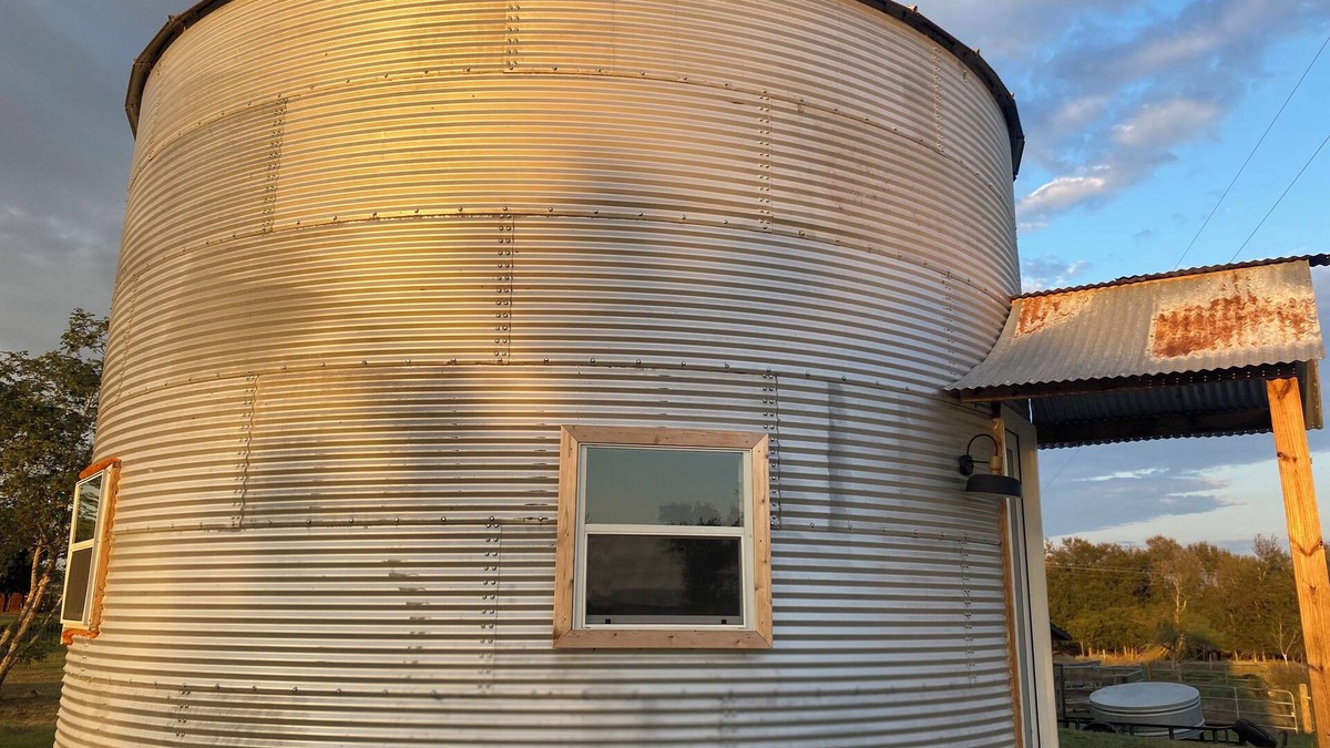 Elgin House | Silo Del Sol is a unique getaway just outside of Austin.