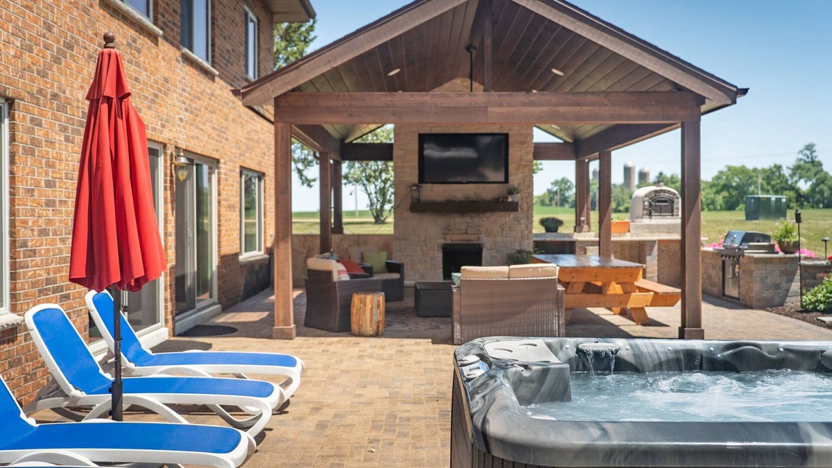 Elkhorn House | Silos view ranch