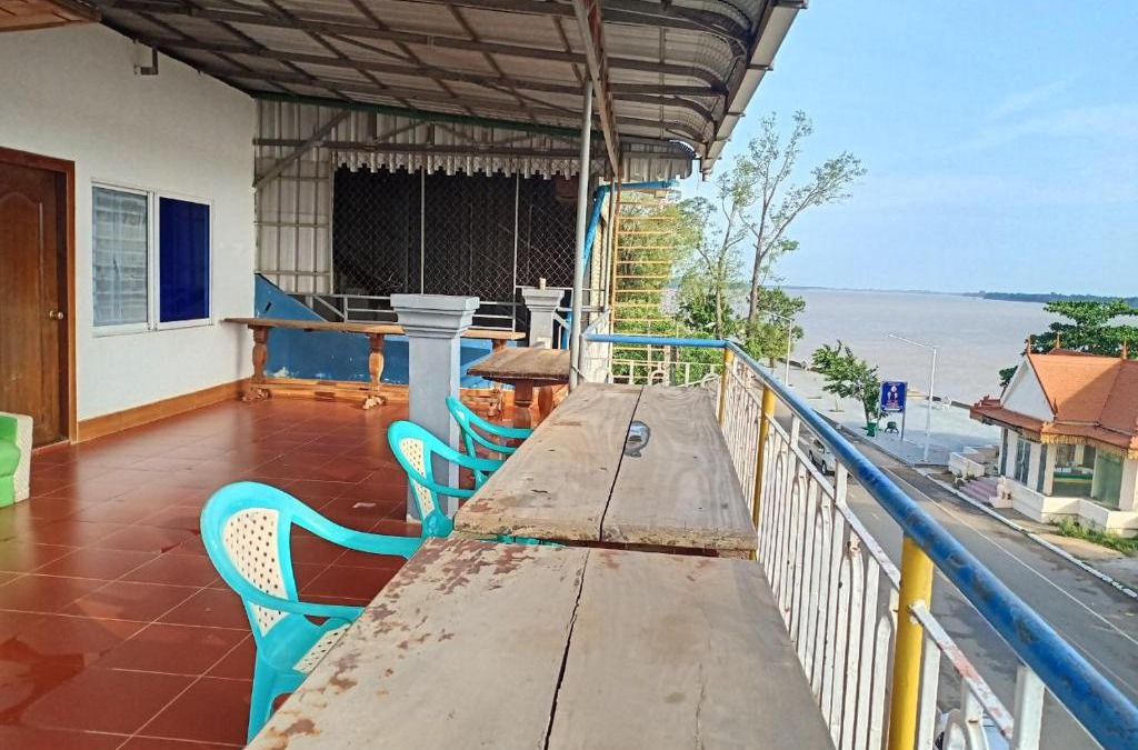 Kratie Hostel | Silver Dolphin Guesthouse & Restaurant
