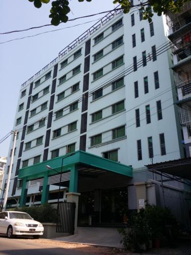 Yankin Township Hotel | Silver Green Hotel