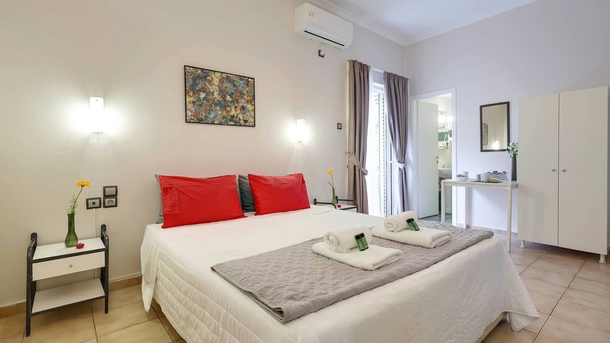 Platia Viktorias Apartment | Silver Hotel Athens Triple Room