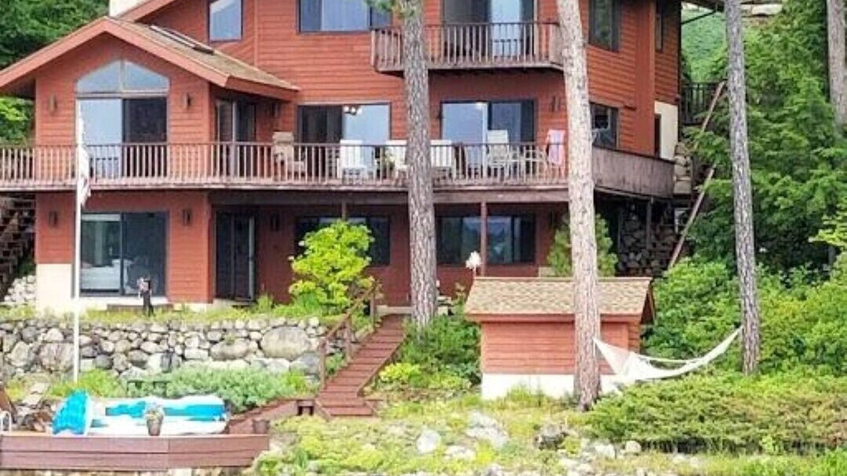 Silver Lake House | Silver Lake, Waterfront Property sleeps 12