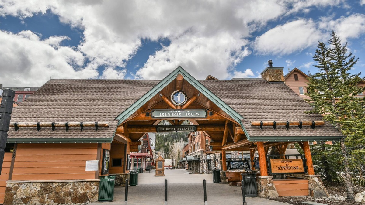 River Run Hotel | Silver Mill 8304