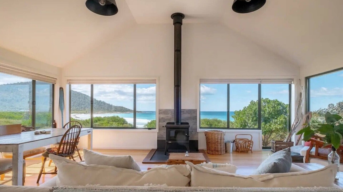 Bicheno House | Silver Moon at Half Moon Bay - Paradise!