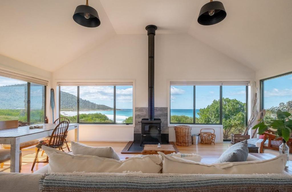 Bicheno House | Silver Moon at Half Moon