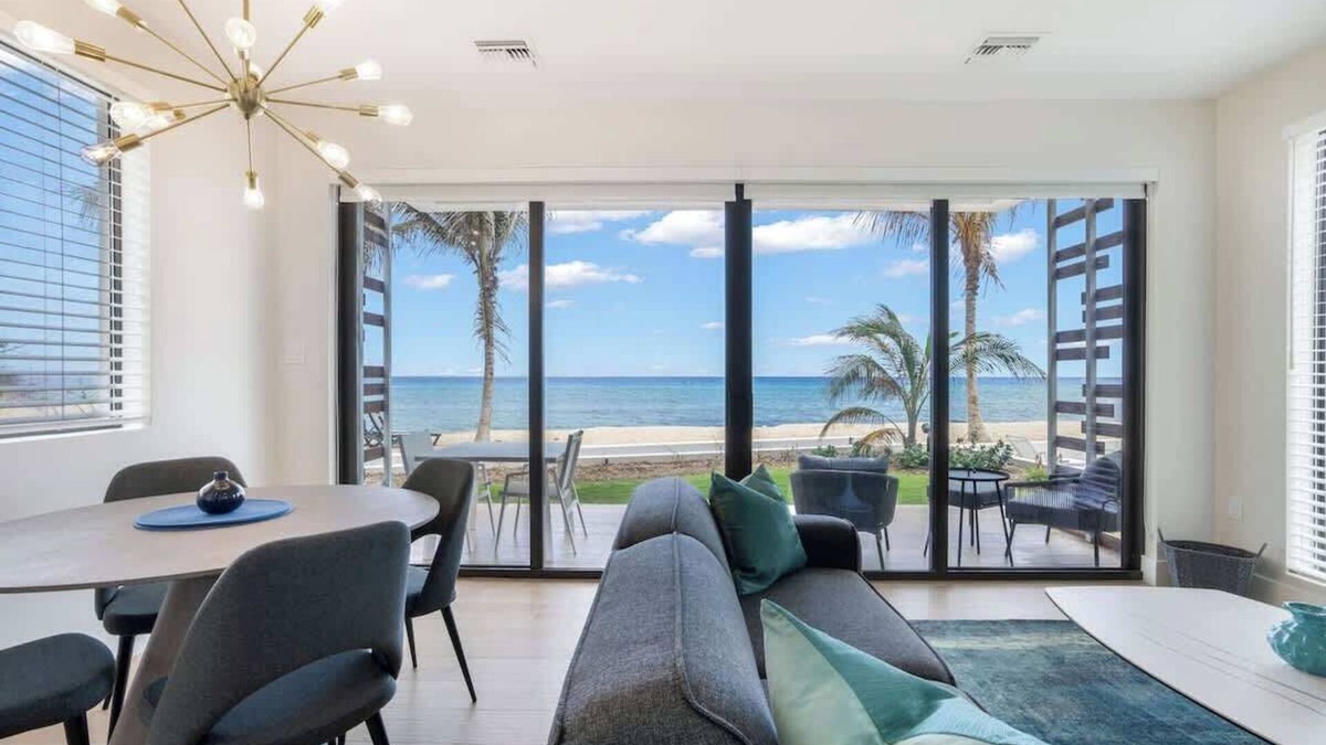 Old Man Bay Condo | Silver Reef #3/2 BR LUXE Oceanfront w/Pool