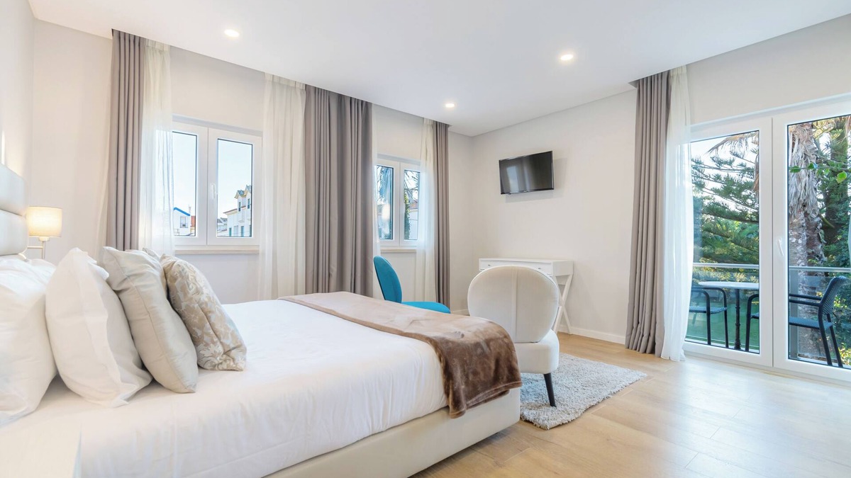 Consolacao Bed & Breakfast | Silver Seahorse Garden Retreat