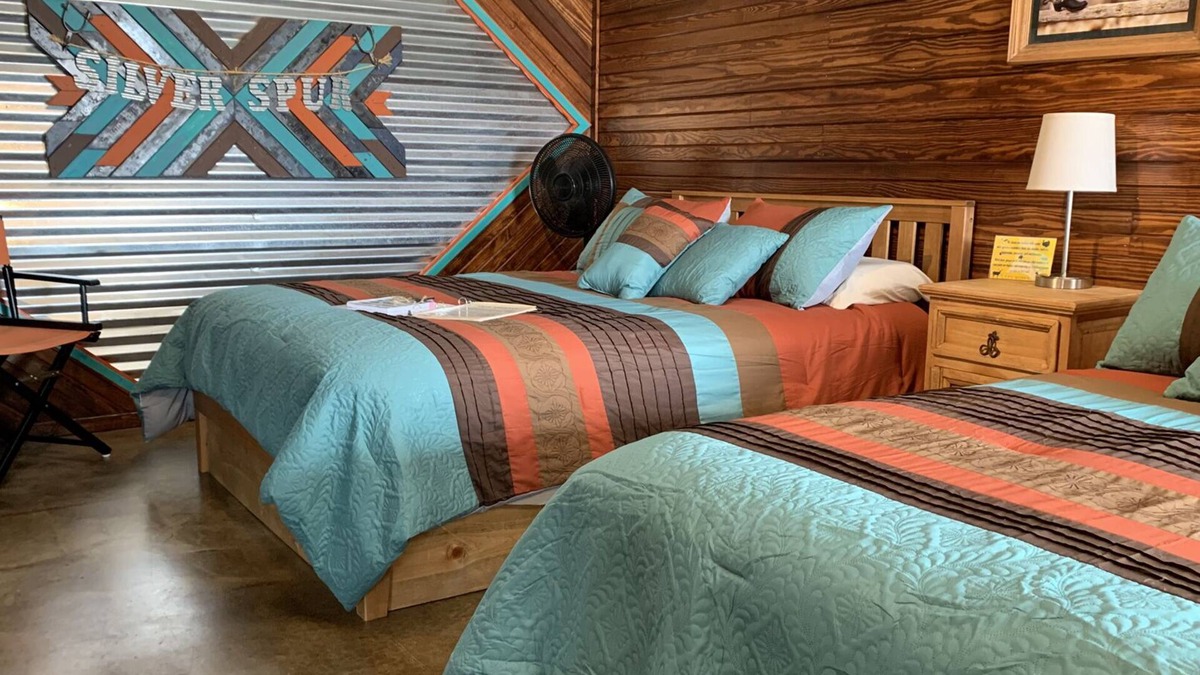 Cache Cabin | Silver Spur Cabin explore Wichita Mountains near Cache Medicine Park Wild West