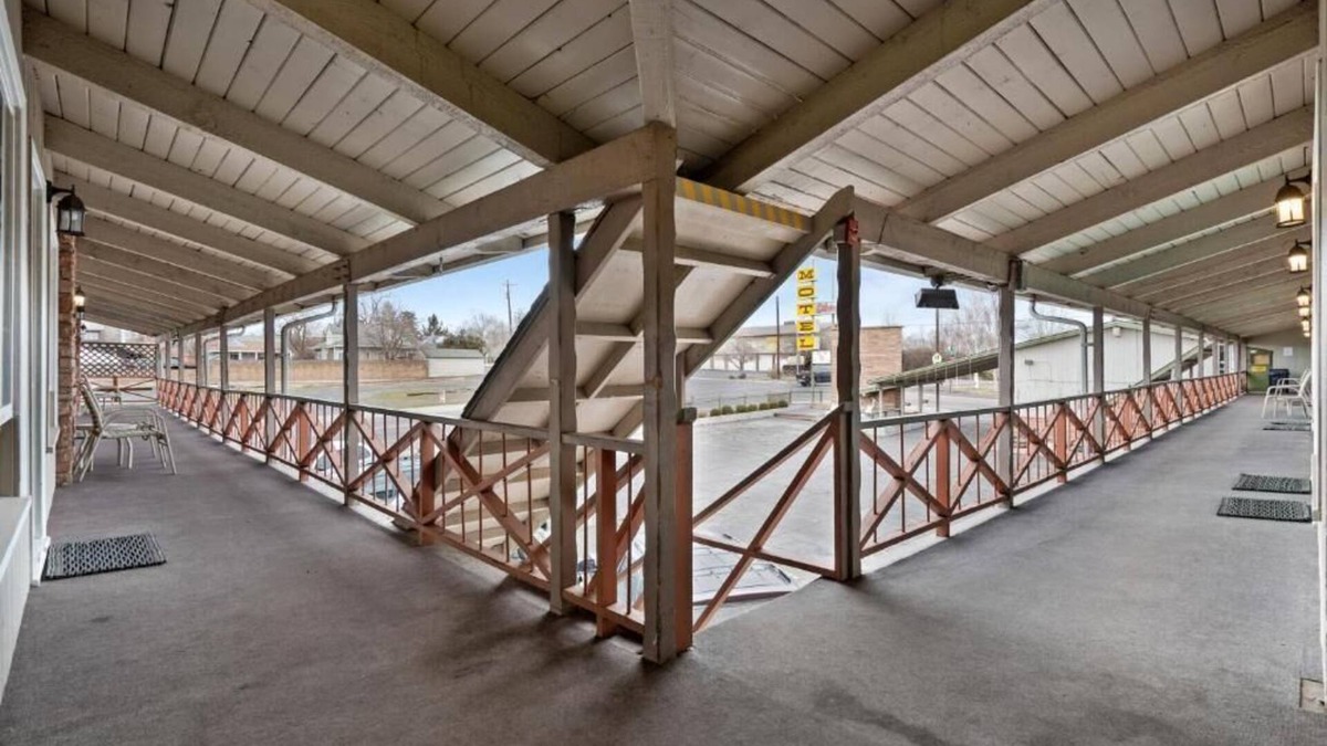 Burns Hotel | Silver Spur Motel