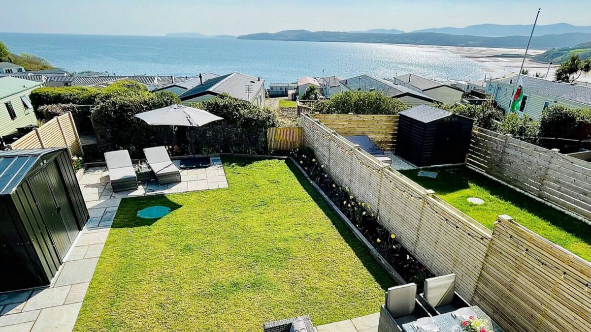 Tyn-y-Gongl Cottage | Silver Strand - Three Bedroom Cottage, Sleeps 6