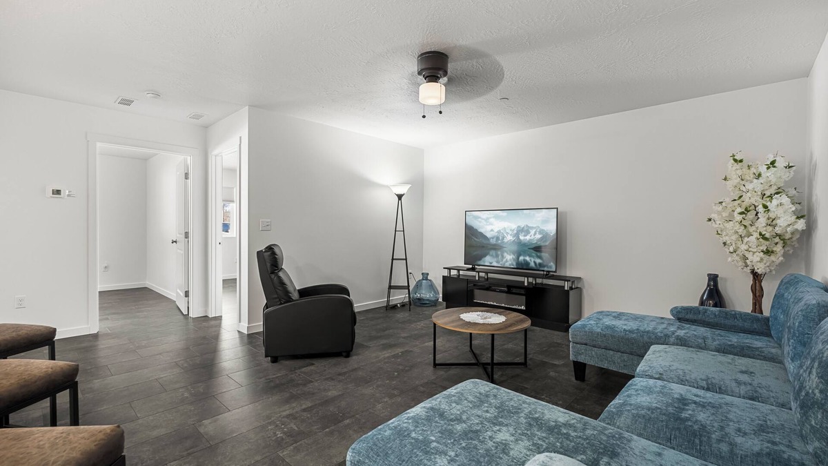 Kellogg Condo | Silver Strike Condo #2 Great for Families! Convenient centralized location.