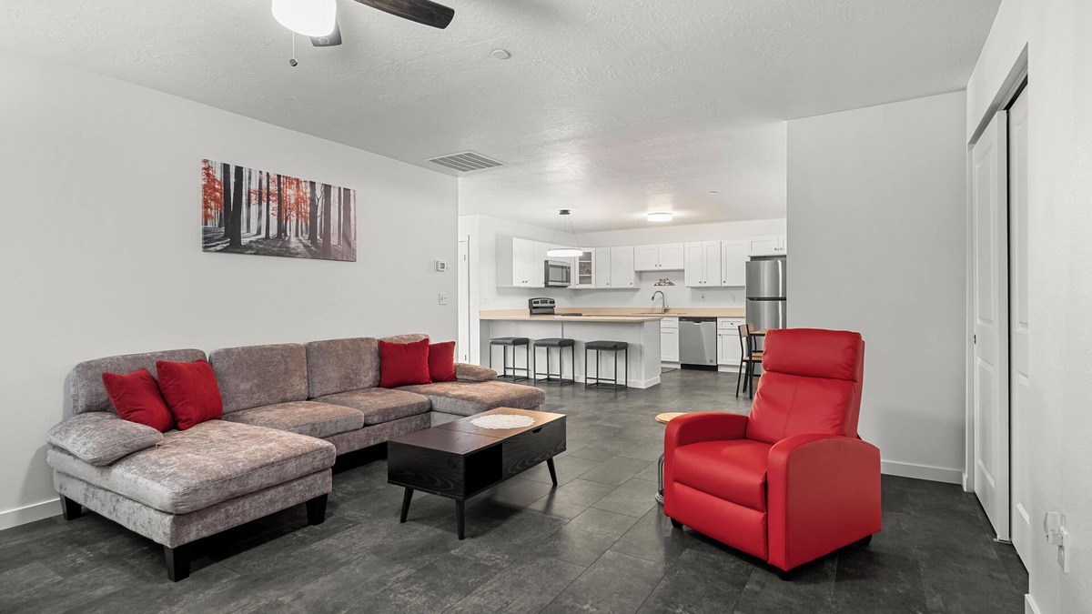 Kellogg Condo | Silver Strike Condo #4 Amazing location! Walking Distance to Amenities.