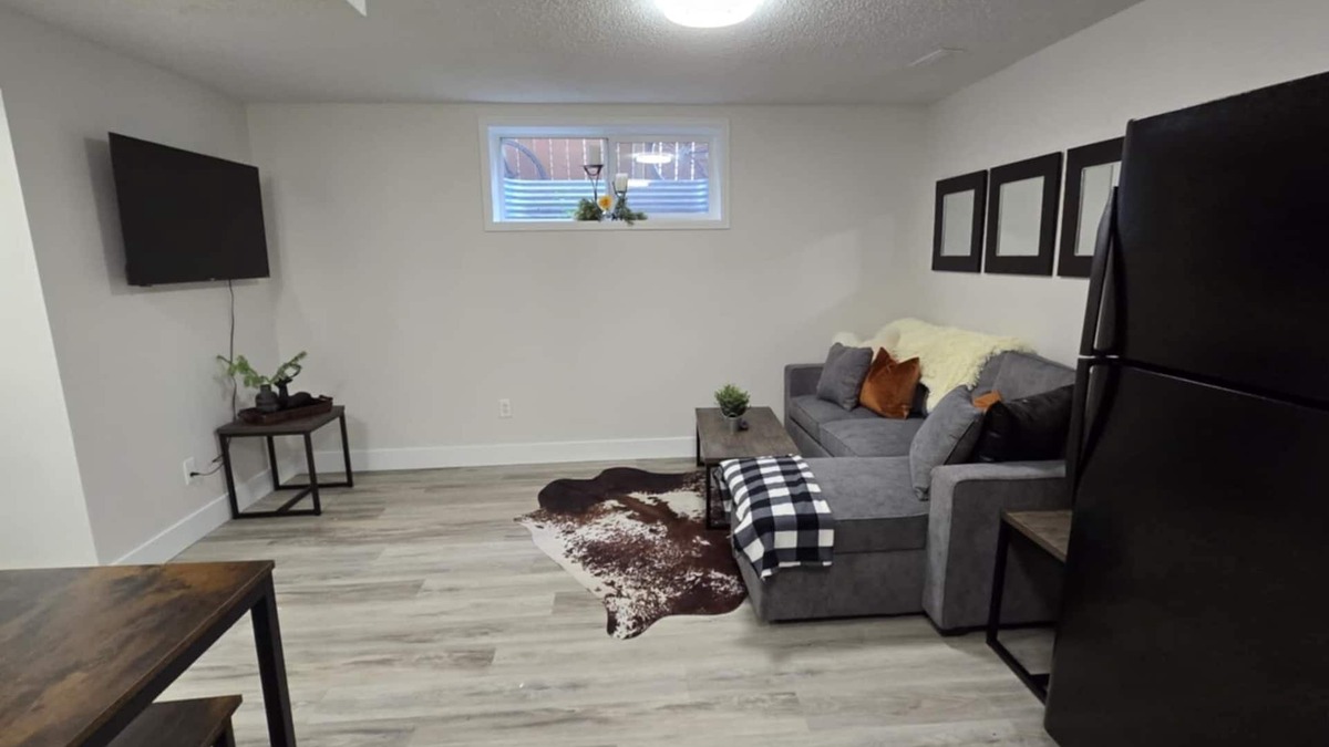 Silverado House | Silverado Cozy Basement Suite