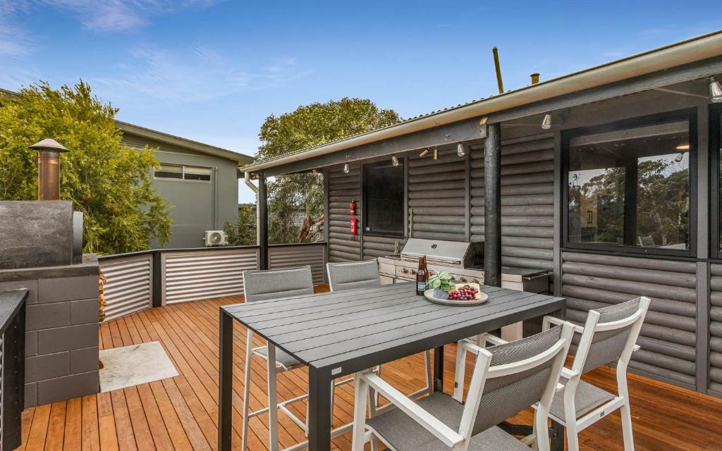 Carrickalinga House | Silvers Anchor 2 Bennett Street