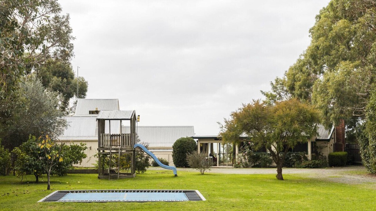 Tenby Point House | Silverstone Escape - Private Beachfront Retreat & Pet friendly