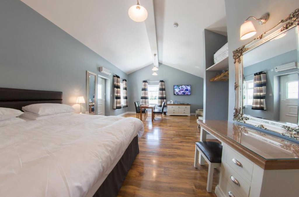 Chackmore Ski Chalet | Silverstone Golf Club And Hotel