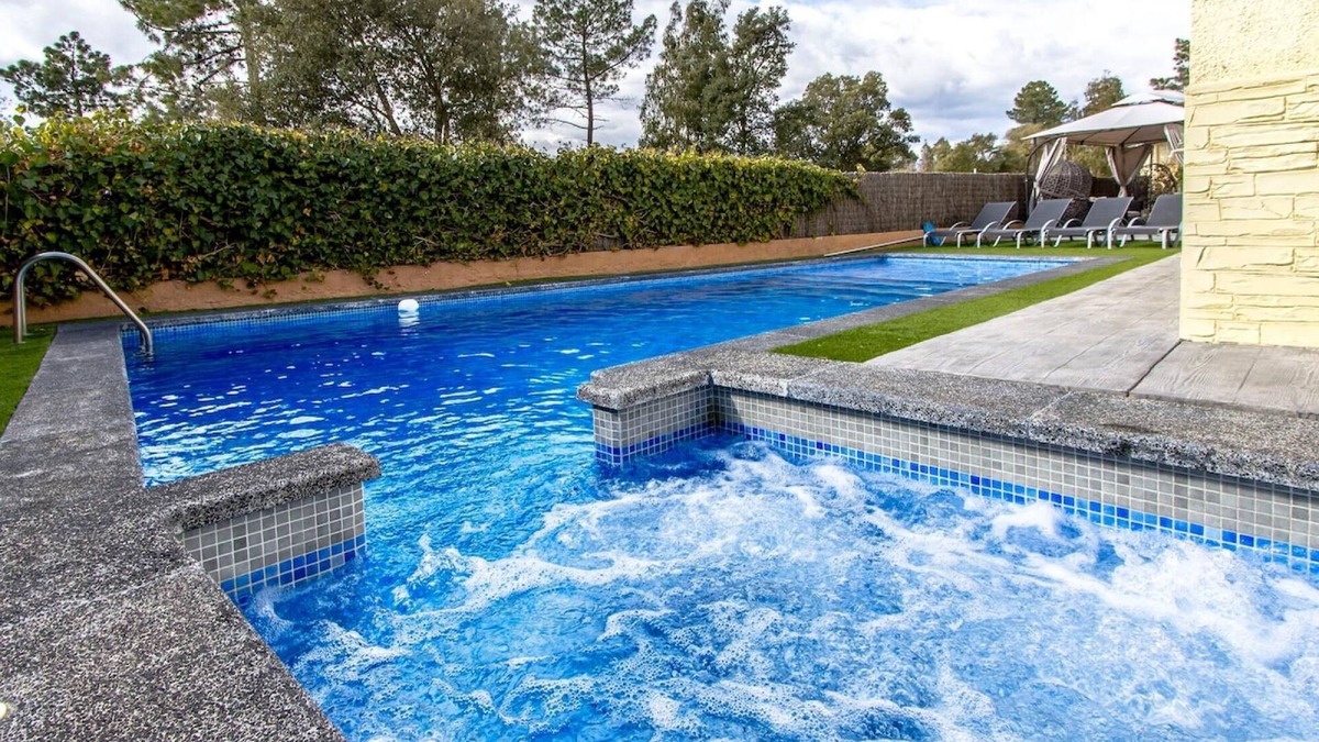 Santa Coloma de Farners Villa | Silvia Santa Coloma de Farners 561.561 Crystal Wat