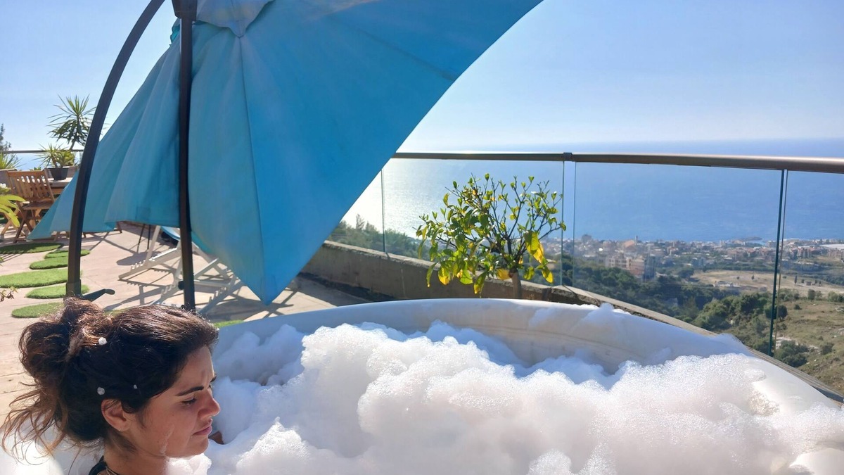 Ghazir Apartment | Silvia's Seaview Penthouse with jacuzzi