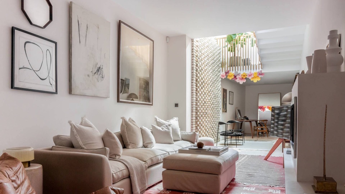 Pembridge Apartment | Simon Close by onefinestay