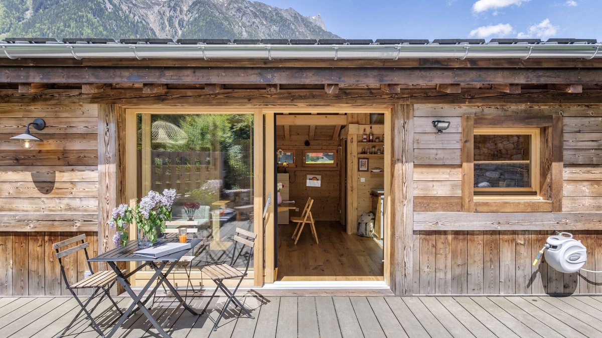 Les Bossons Cabin | Simon's Mazot in Chamonix