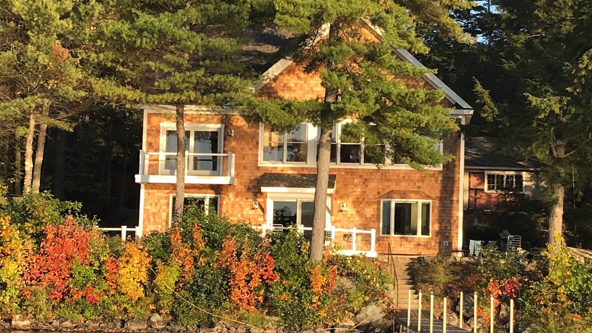 Falmouth House | Simonson Lakeside 4 Bedrooms