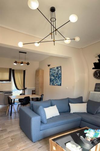 Kalamata House | Simple and Relaxing House!