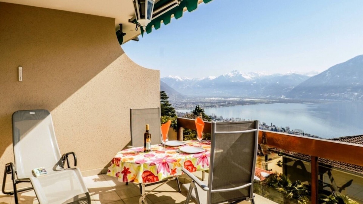Orselina Apartment | Simple apartment on the 2nd floor for 1-3 persons.