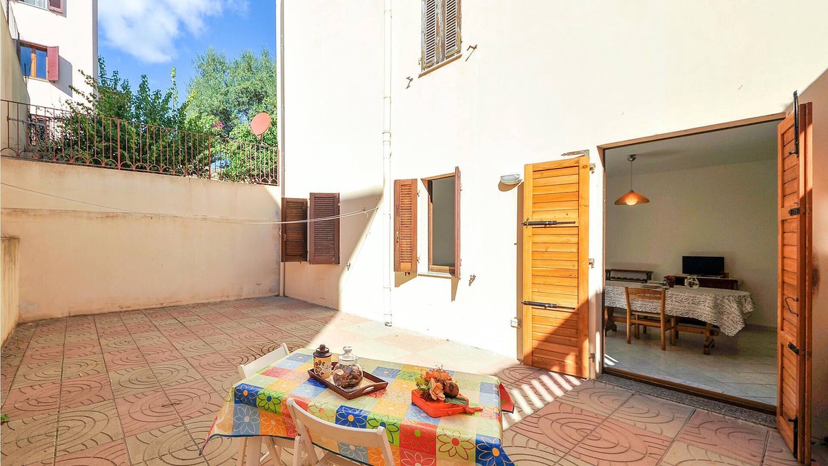 La Taulera Apartment | Simple apartment on the outskirts of Alghero.